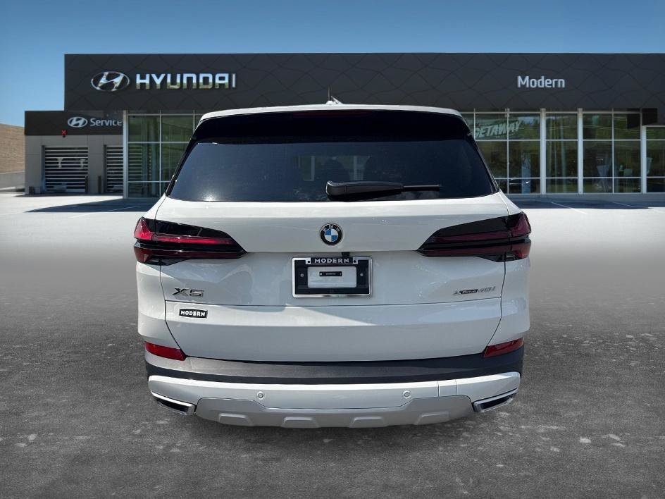 Used 2026 Alpine White BMW xDrive40i image 6
