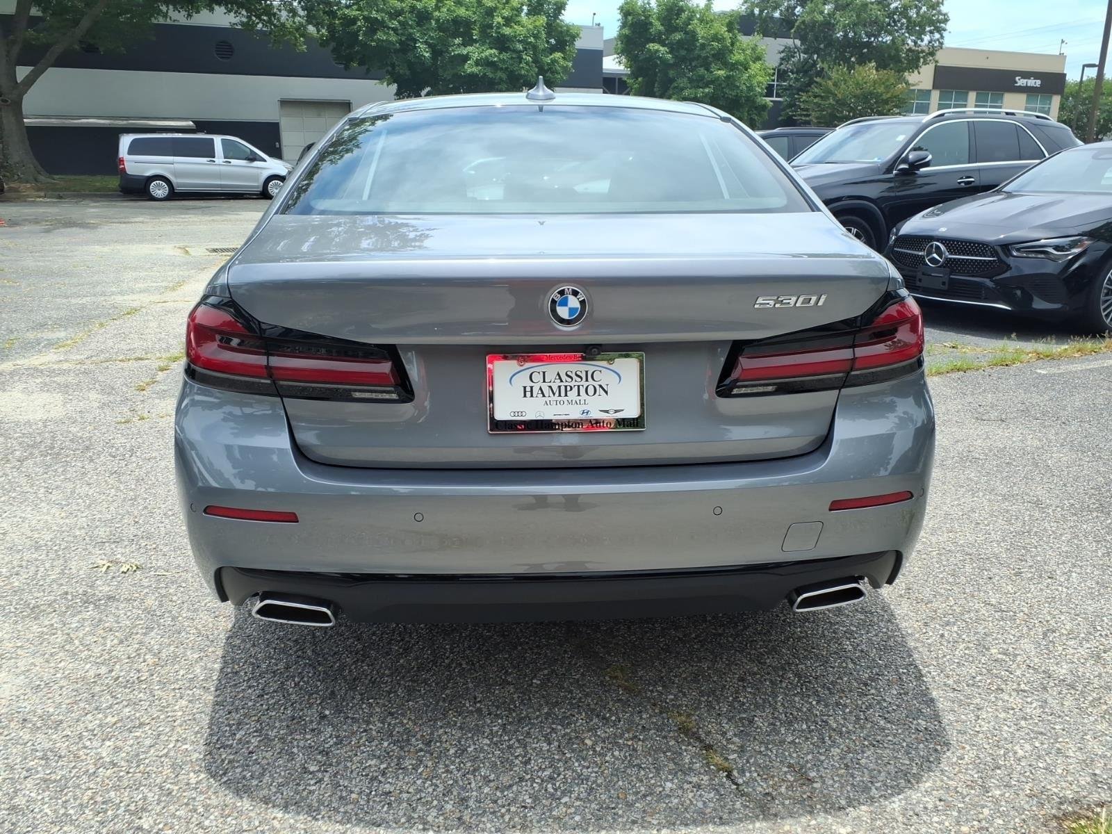 Used 2023 Skyscraper Gray Metallic BMW 530i image 7