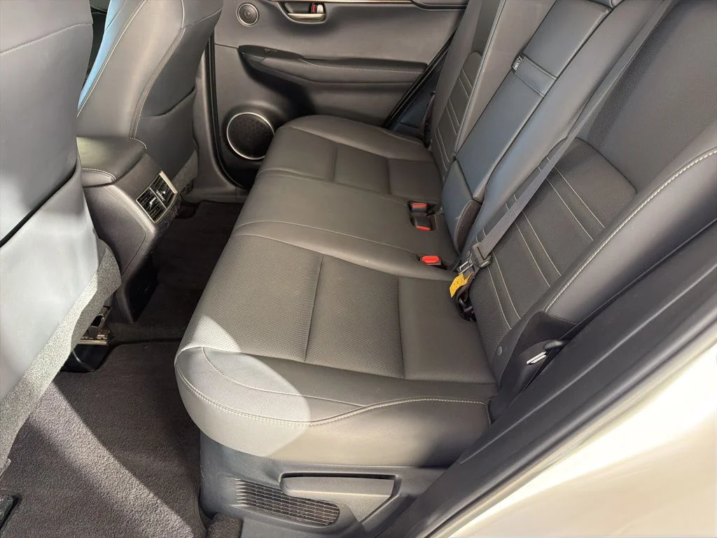 Used 2017 White Lexus 200t image 17