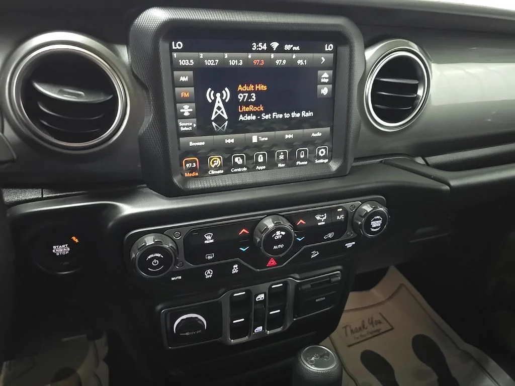 2020 Jeep Wrangler Unlimited Sahara - Photo 25
