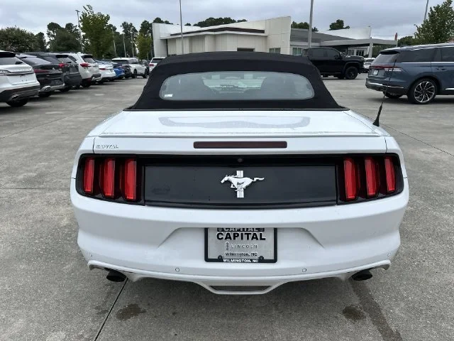 Used 2016 White Ford V6 image 25