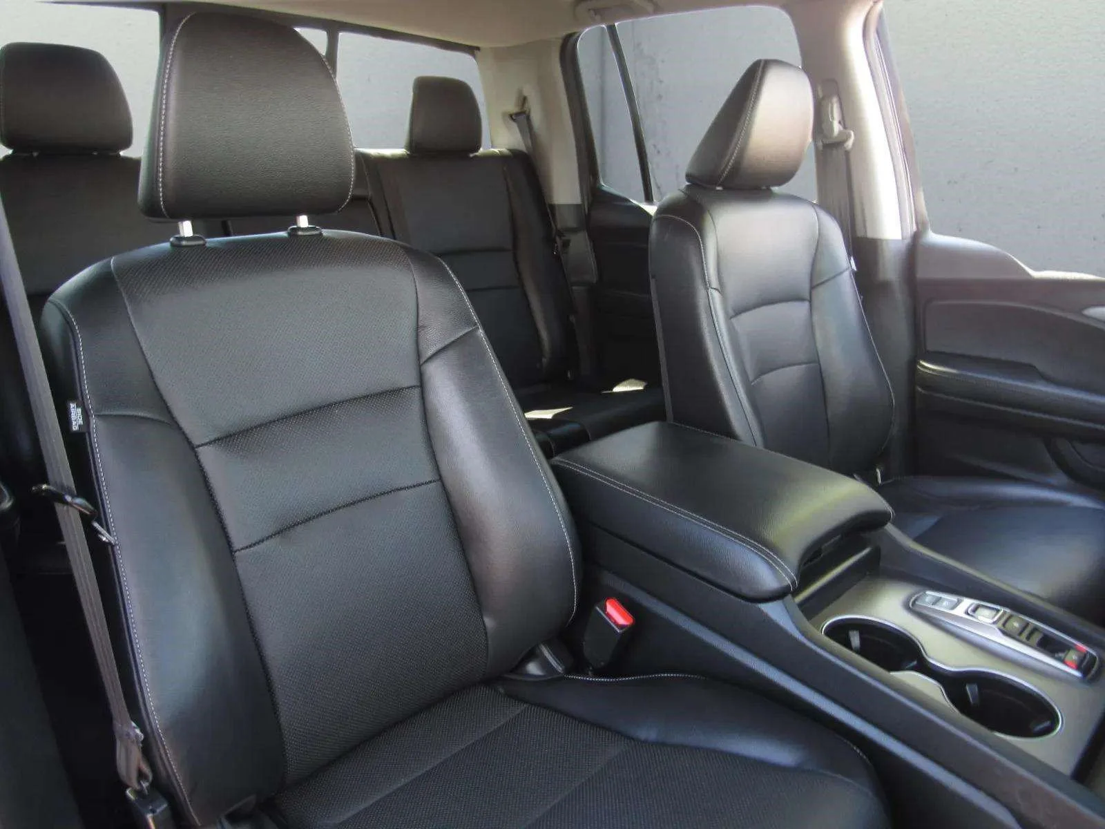 Certified Used 2024 Crystal Black Pearl Honda AWD RTL image 40