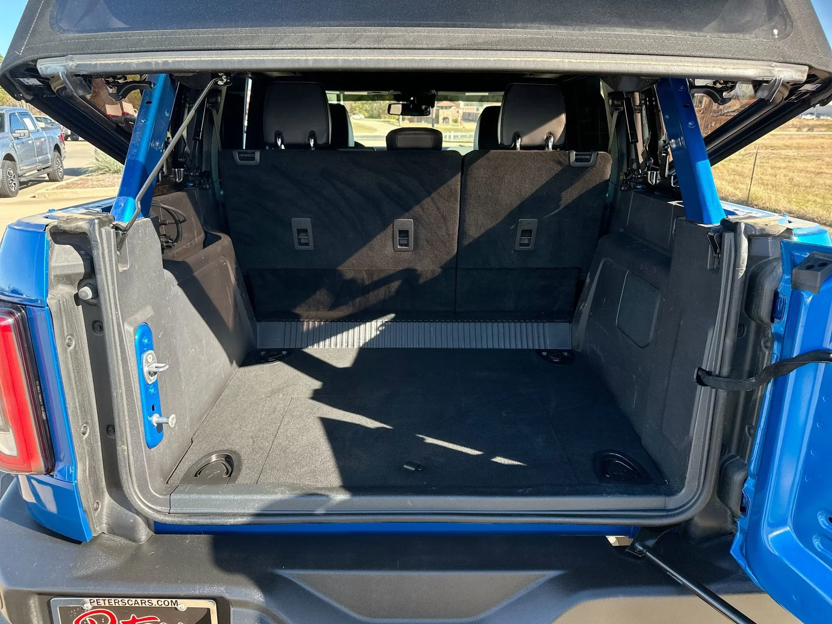 Used 2022 Blue Metallic Ford Wildtrak image 25