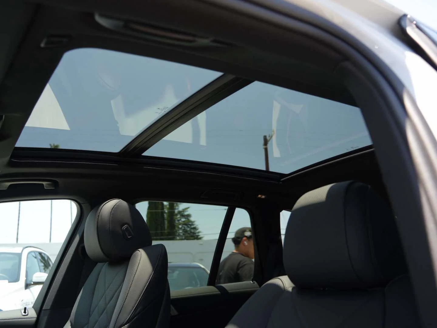 New 2026 Alpine White BMW sDrive40i image 17