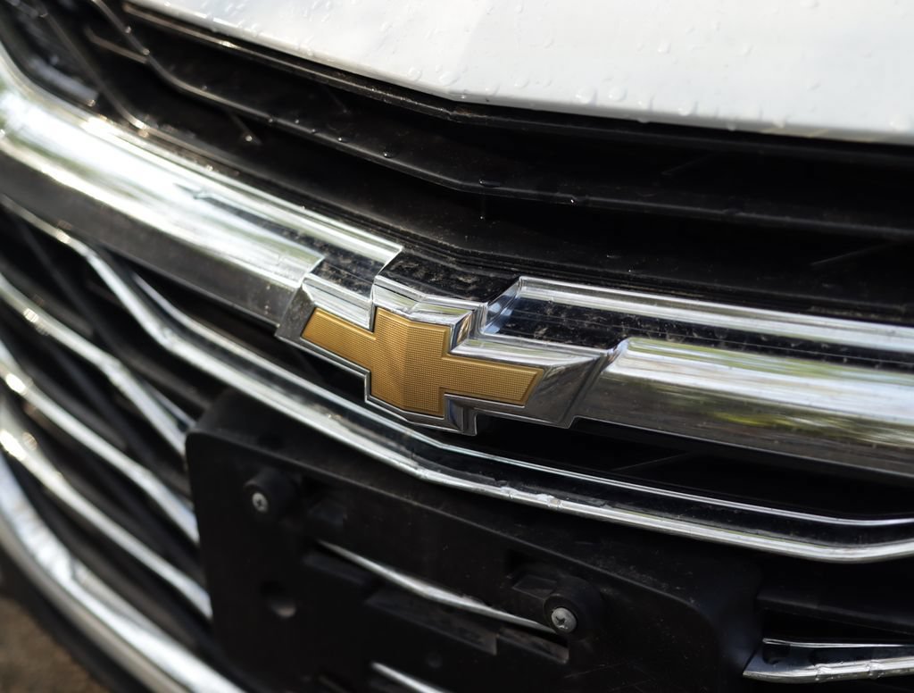Used 2023 Summit White Chevrolet LT image 30