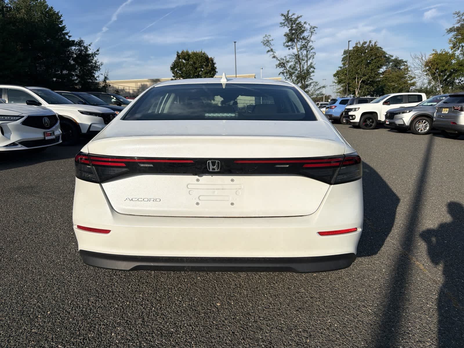 Used 2024 Platinum White Pearl Honda LX image 4
