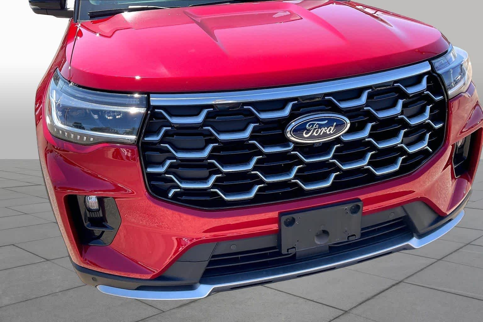 Used 2025 Rapid Red Metallic Tinted Clearcoat Ford Platinum image 30
