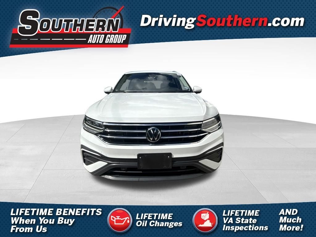 Used 2024 White Volkswagen 2.0T SE image 1