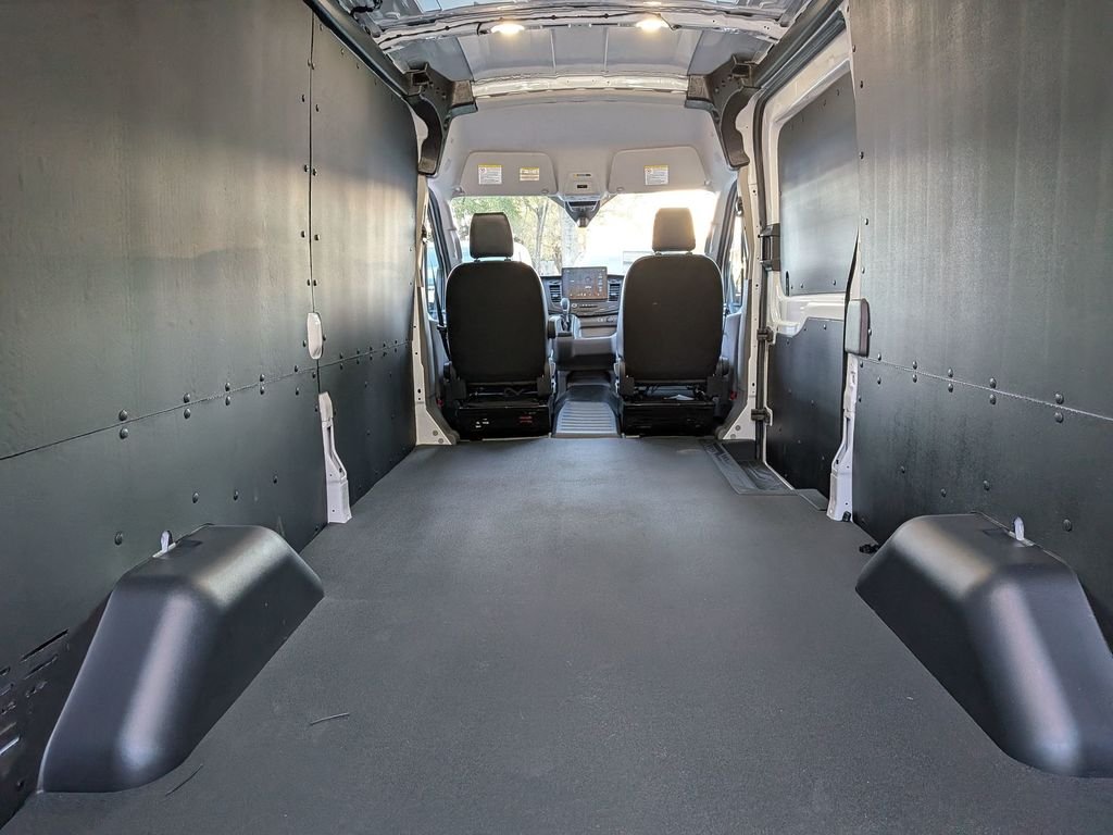 New 2026 Oxford White Ford Cargo Van image 29