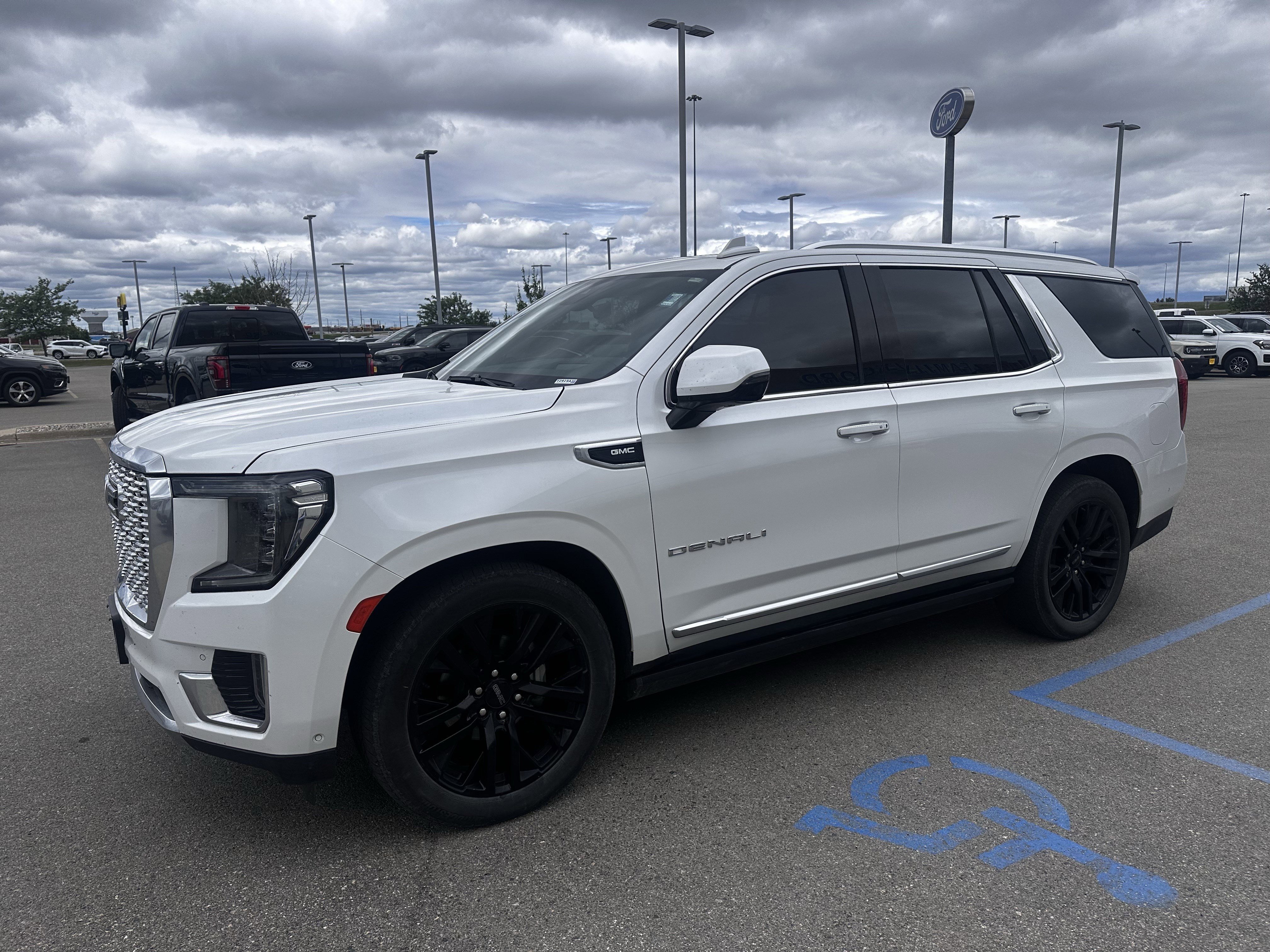 Used 2023 White Frost Tricoat GMC Denali image 2