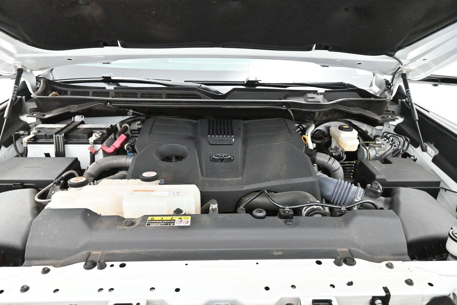 Used 2023 Ice Cap Toyota Limited image 39