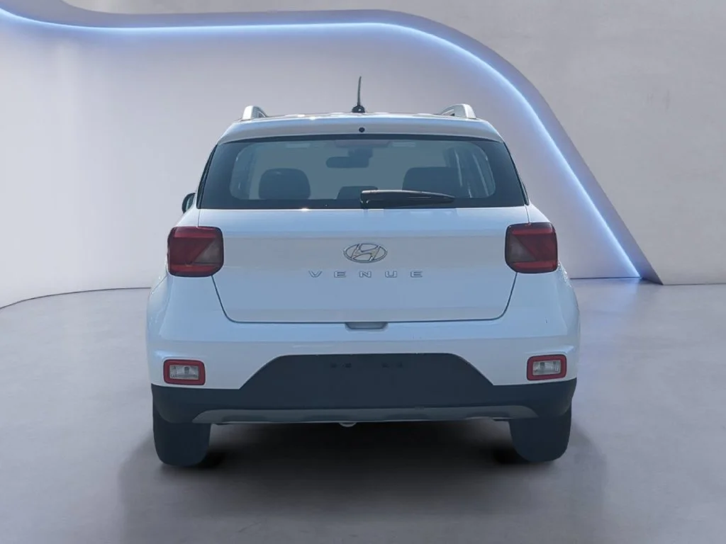 Used 2023 White Hyundai  image 5