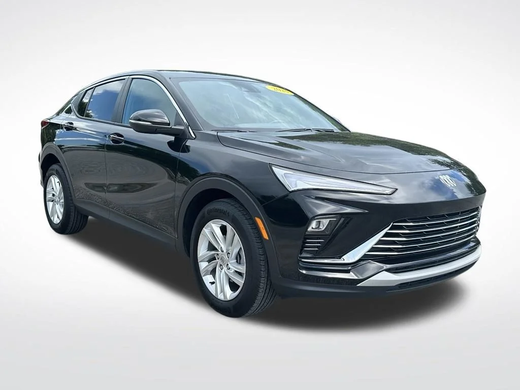 Used 2025 Black Buick Preferred image 9