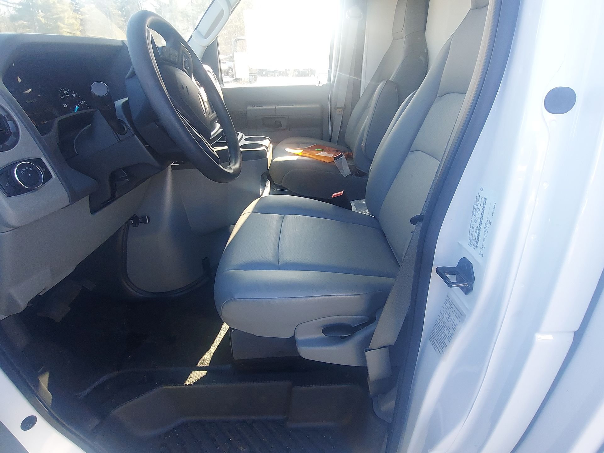2026 Ford E-Series Cutaway Base - Photo 6