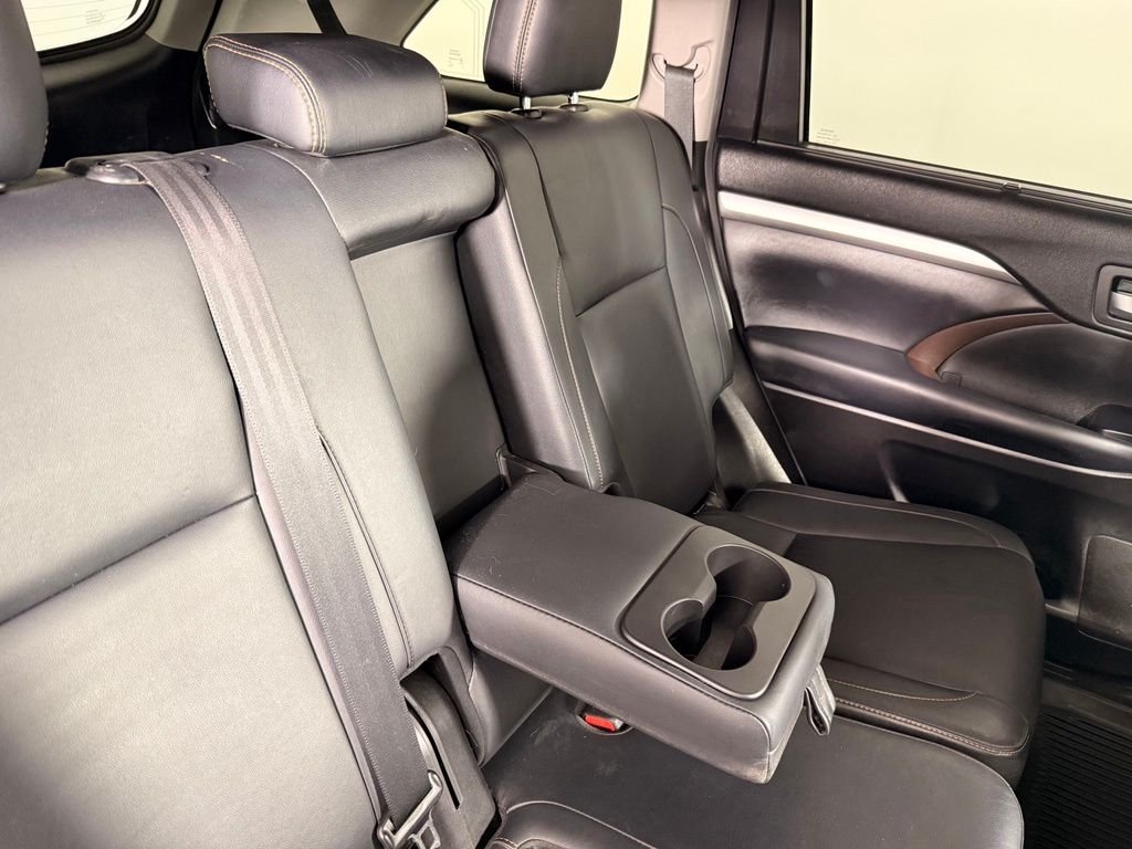 Used 2018 Walnut Toyota XLE image 21
