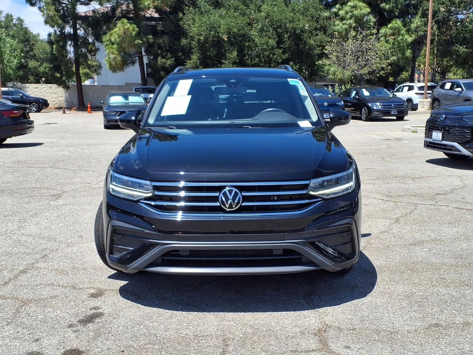 Used 2023 Volkswagen Tiguan SE with VIN 3VVNB7AX2PM036141 for sale in Westlake Village, CA