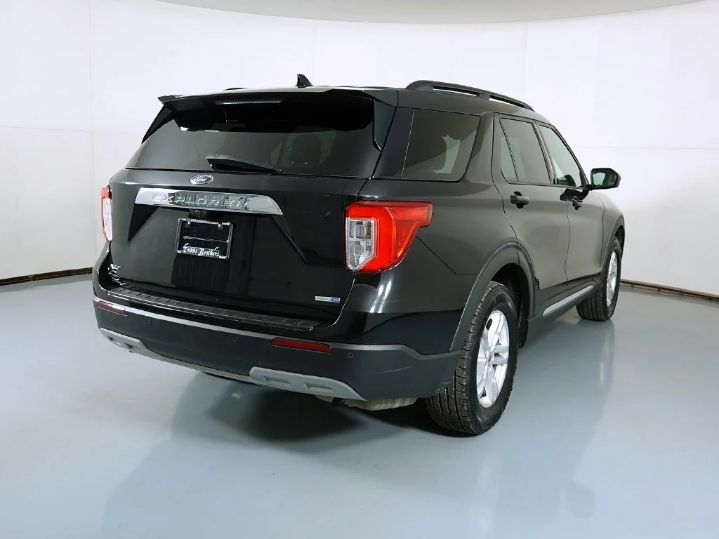 Used 2020 Black Ford XLT image 5