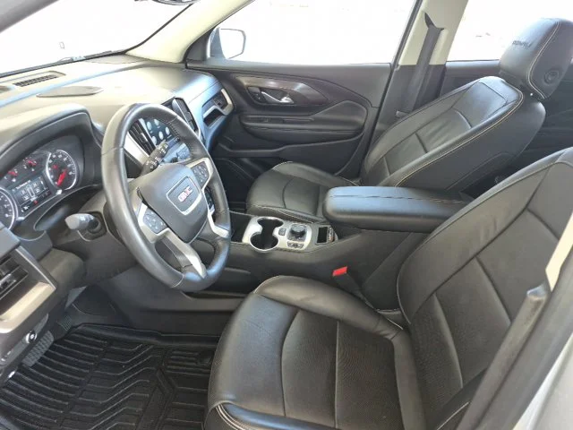 Used 2018 Silver GMC Denali image 14