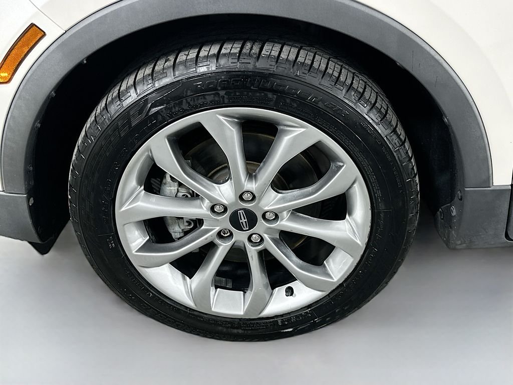 Used 2019 White Platinum Clearcoat Metallic Lincoln Select image 32