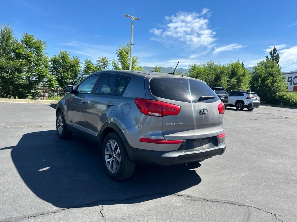 Used 2016 Mineral Silver Kia LX image 6