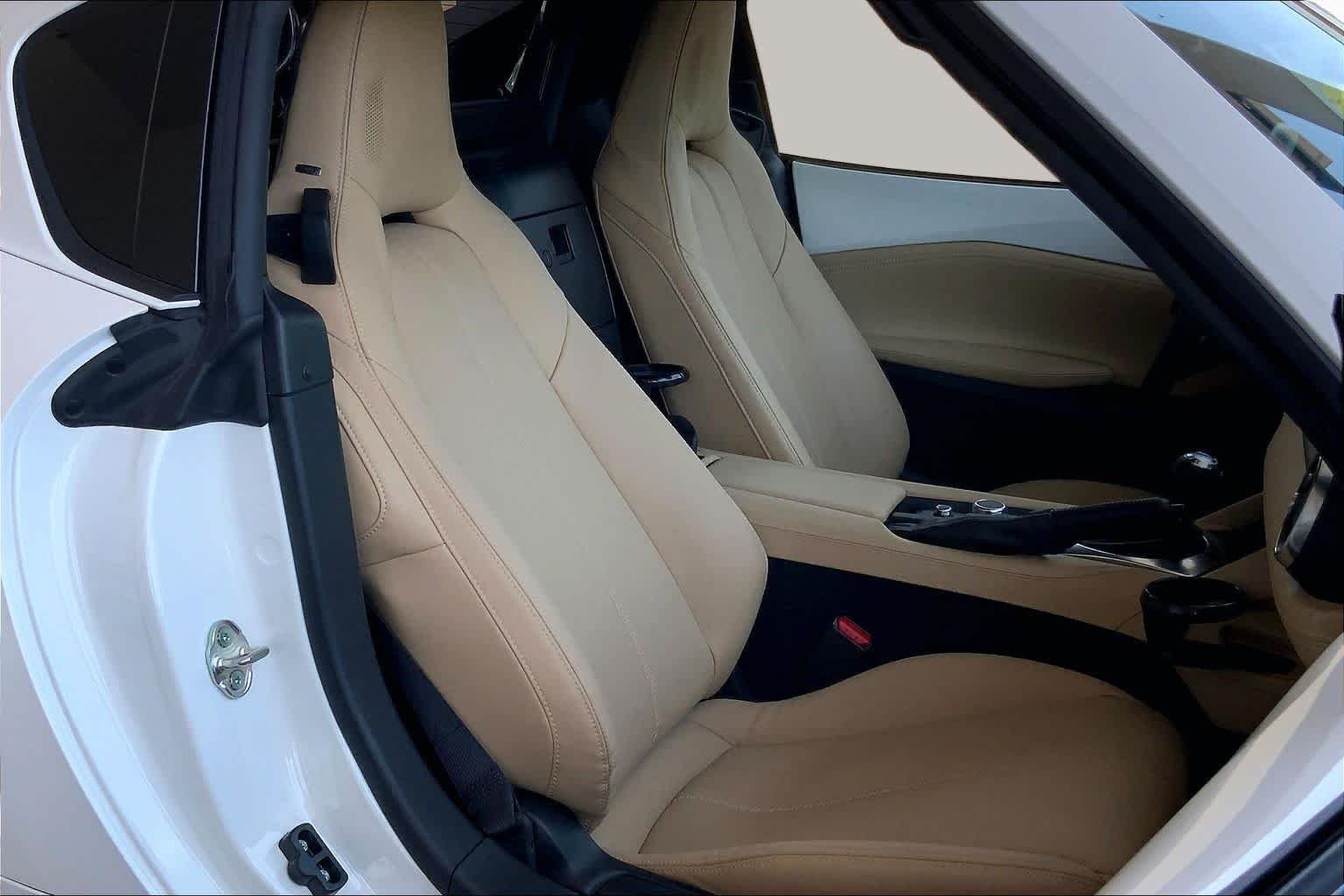 Used 2025 Snowflake White Pearl Mica Mazda Grand Touring image 9