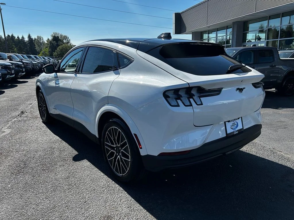 New 2026 Star White Metallic Tri-coat Ford Premium image 5