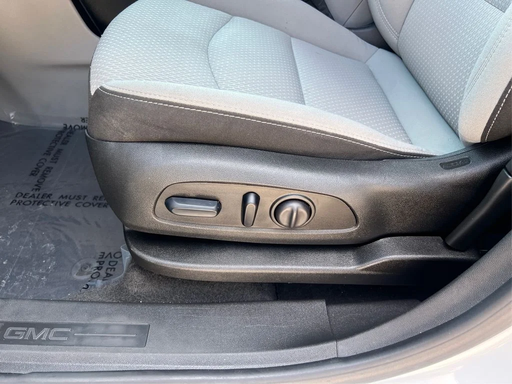 Used 2023 Summit White GMC SLE image 19