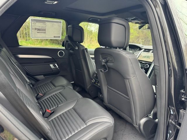 New 2026 Santorini Black Land Rover Dynamic SE image 16