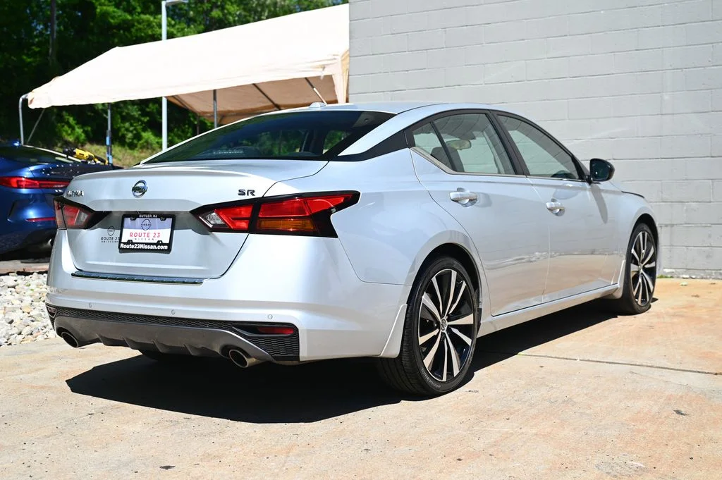 2022 Nissan Altima SR - Photo 4