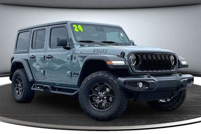 Used 2024 Anvil Clearcoat Jeep Sport image 3