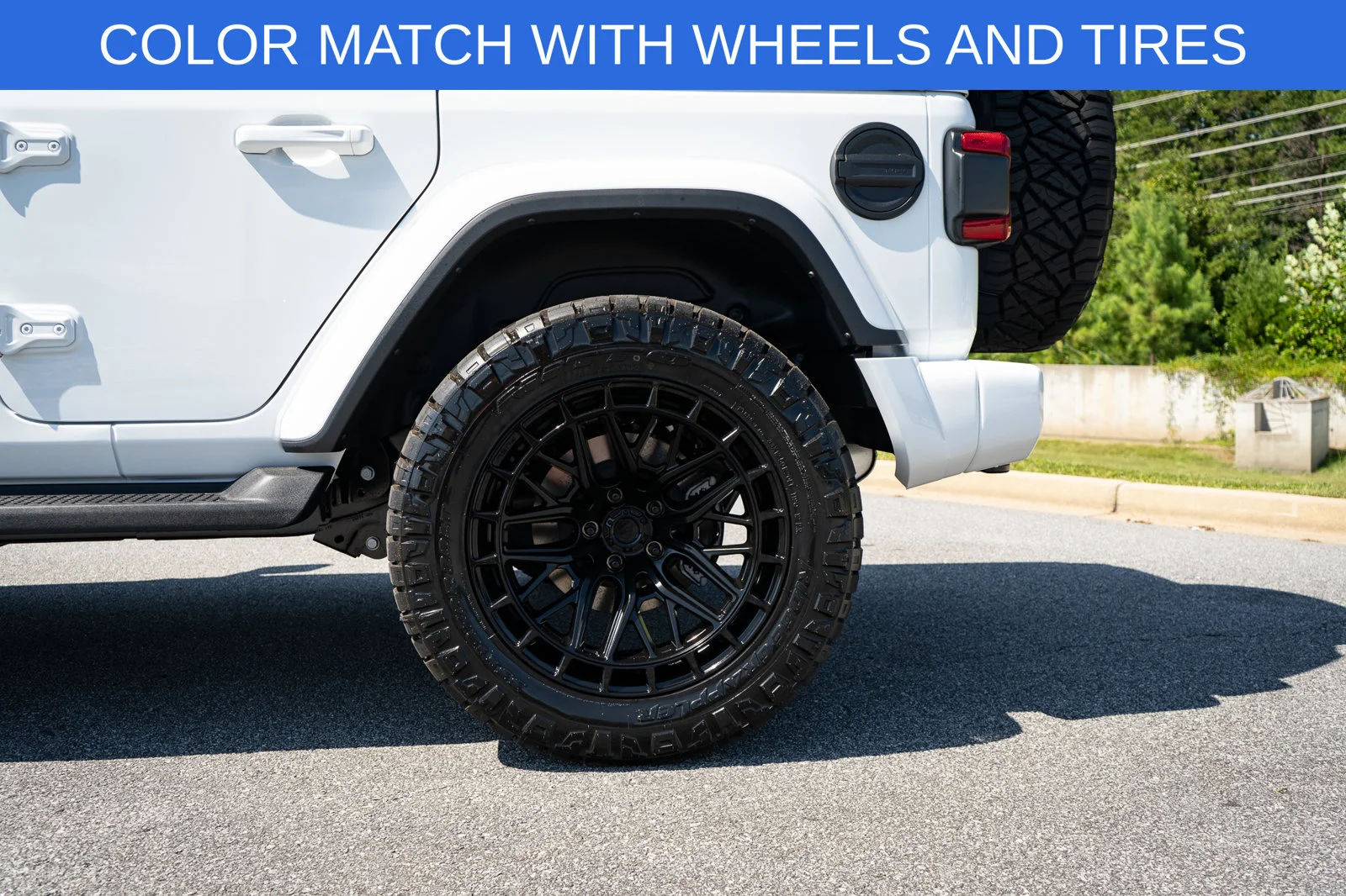 New 2026 Bright White Clear-Coat Exterior Paint Jeep Sahara image 6