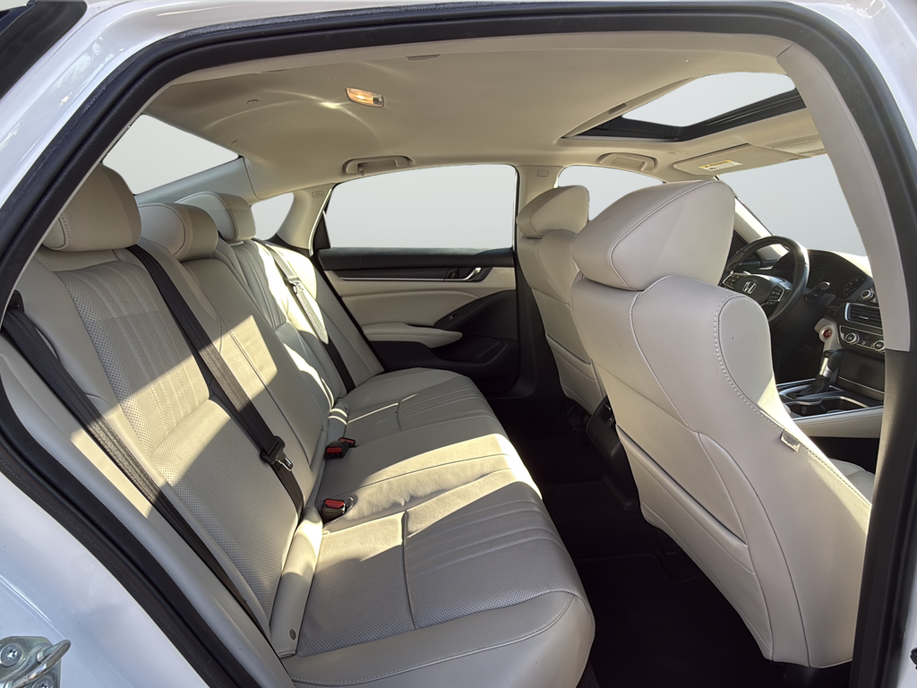 Used 2020 White Honda EX-L image 25