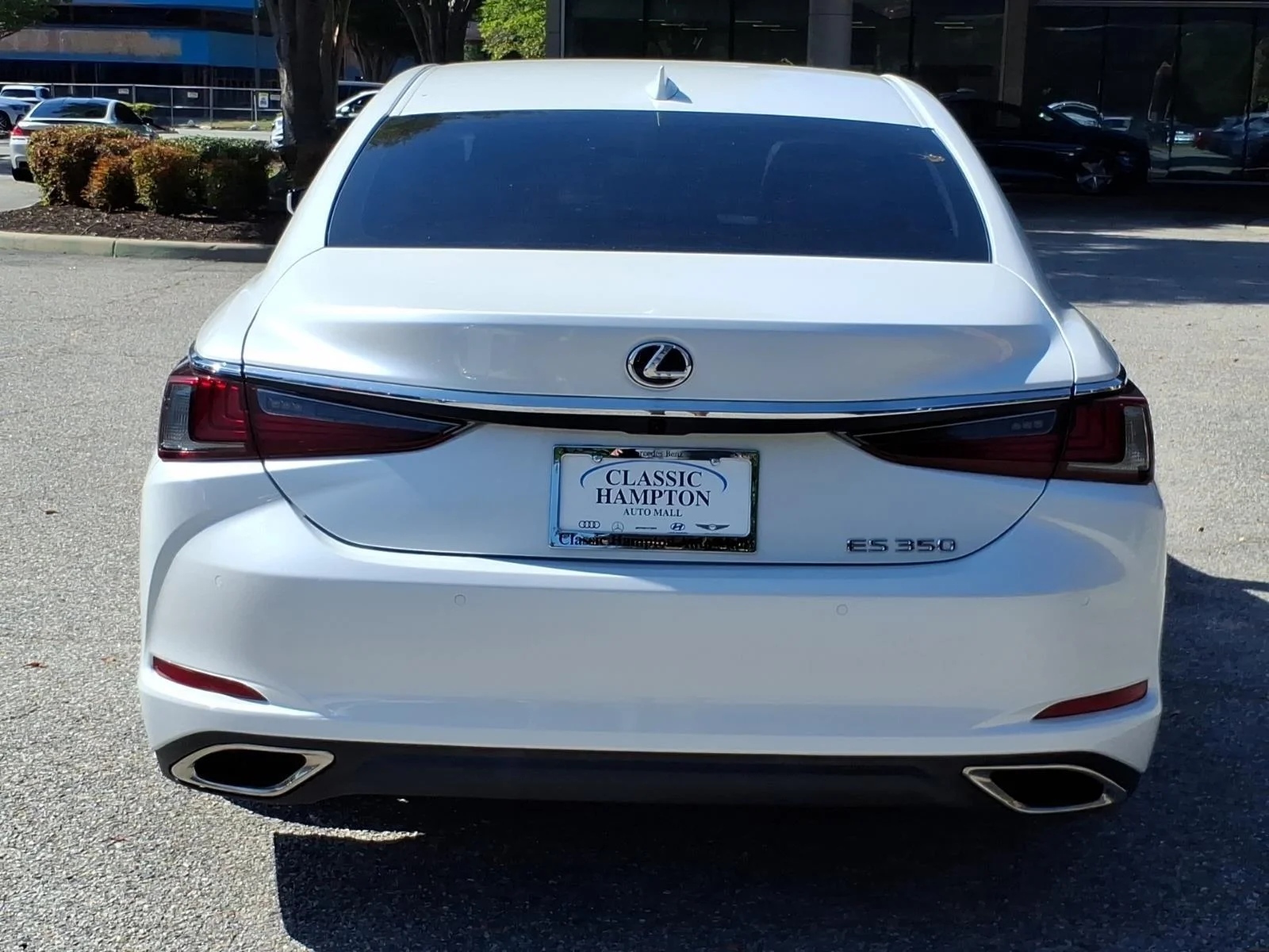 Used 2023 Eminent White Pearl Lexus ES 350 image 9