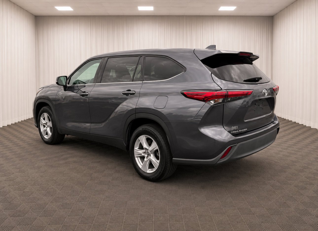 Used 2020 Magnetic Gray Metallic Toyota L image 5