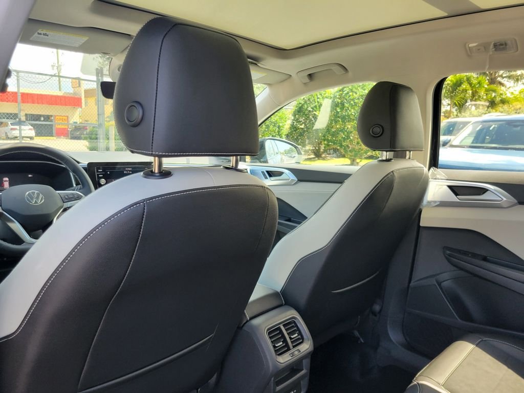 New 2026 Black Volkswagen 1.5T SE image 7