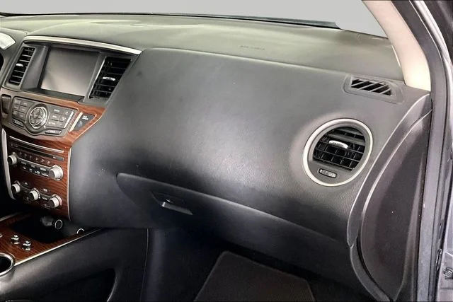 Used 2017 Gray Nissan Platinum image 25