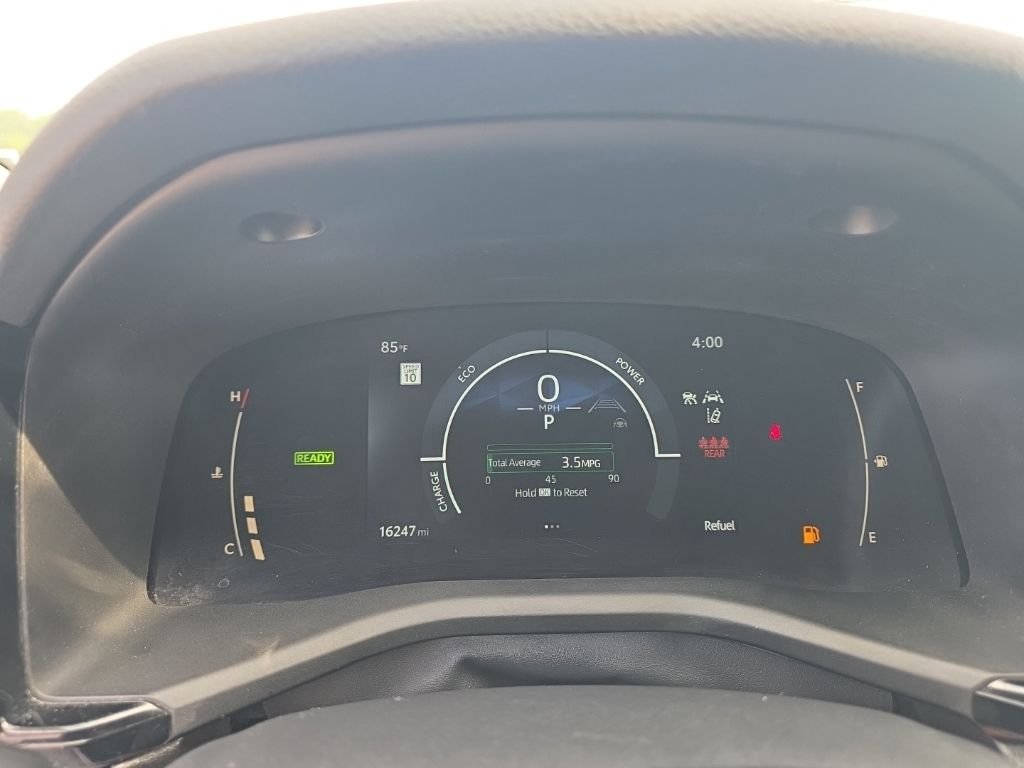 Certified Used 2025  Toyota LE image 18