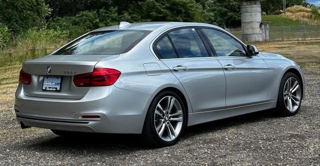 Used 2018 Glacier Silver Metallic BMW 328d image 9