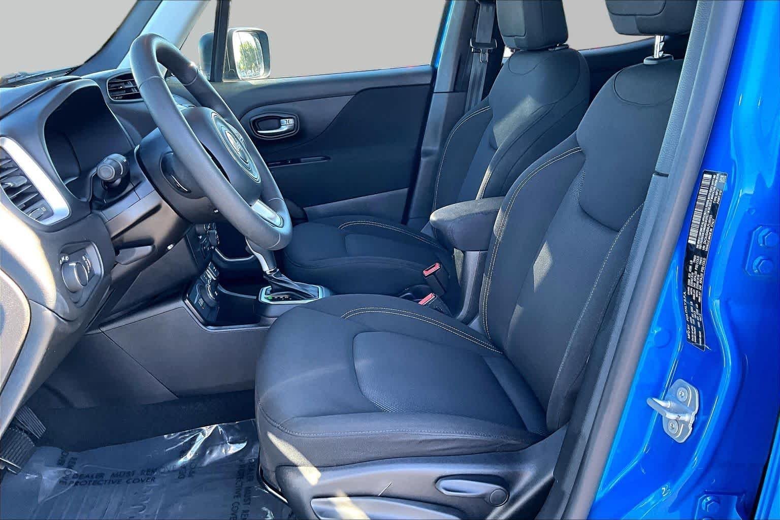 Used 2020 Brilliant Blue Metallic Clear Coat Jeep Jeepster image 7