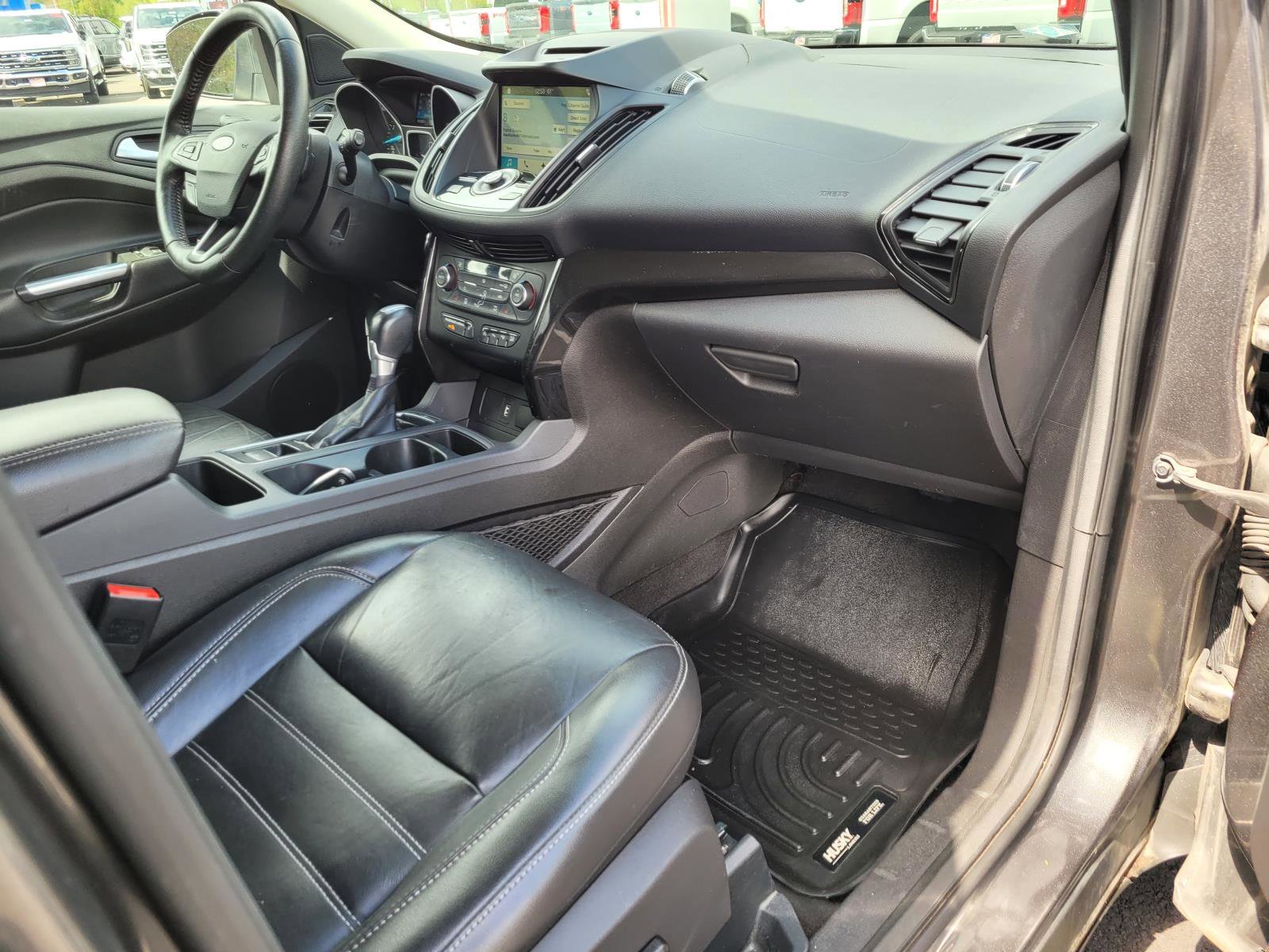 Used 2017  Ford Titanium image 21