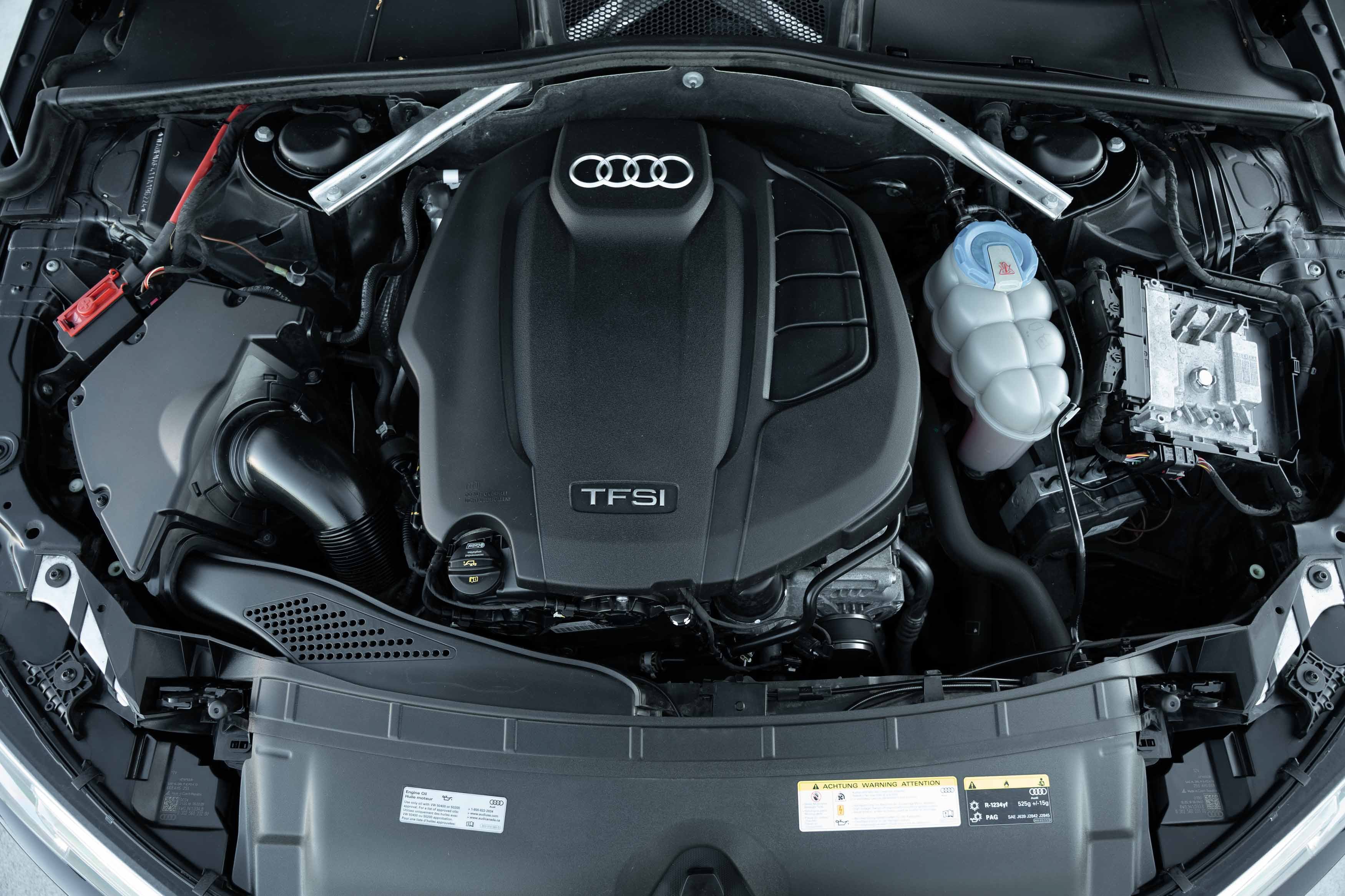 Used 2018 Mythos Black Metallic Audi Tech Premium Plus image 28