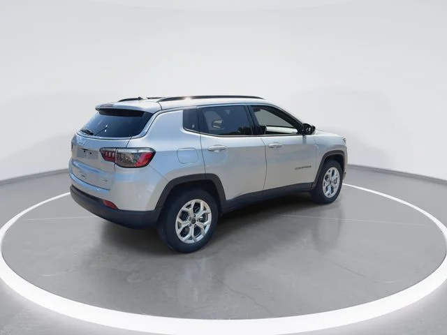 Used 2025 Silver Jeep Latitude image 8