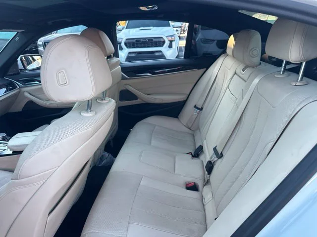 Used 2023 White BMW 530e iPerformance image 20