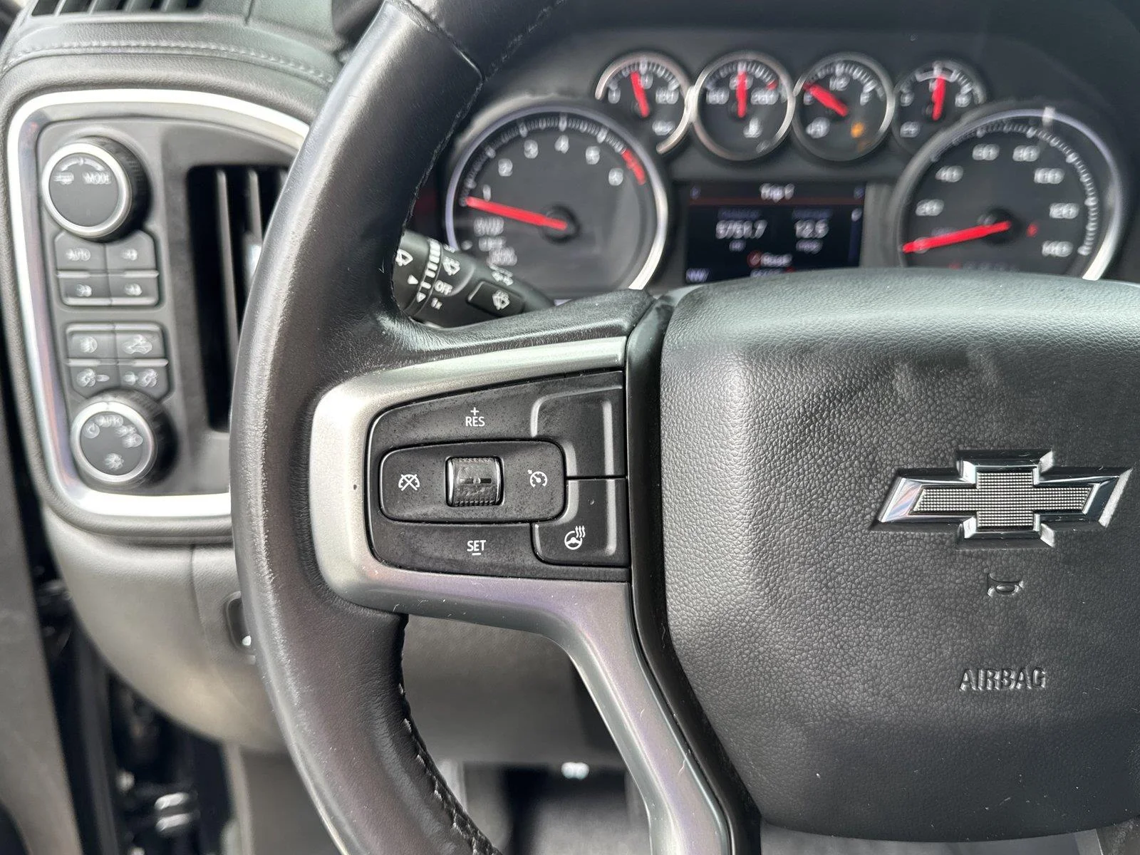 Used 2021 BLACK Chevrolet LT Trail Boss image 22