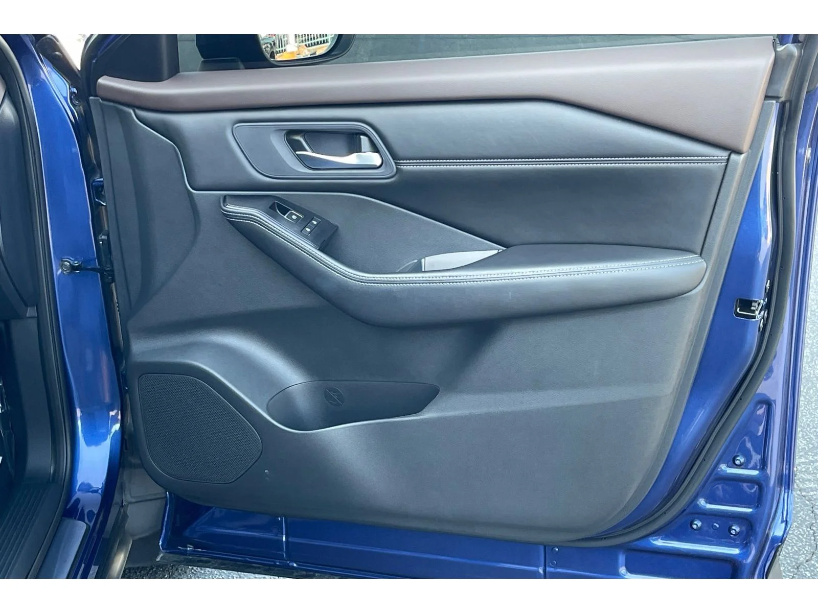 Used 2023 Caspian Blue Metallic Nissan SL image 21