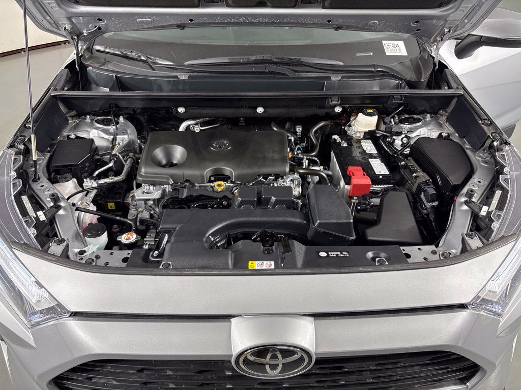 Used 2025 Silver Toyota XLE Premium image 41