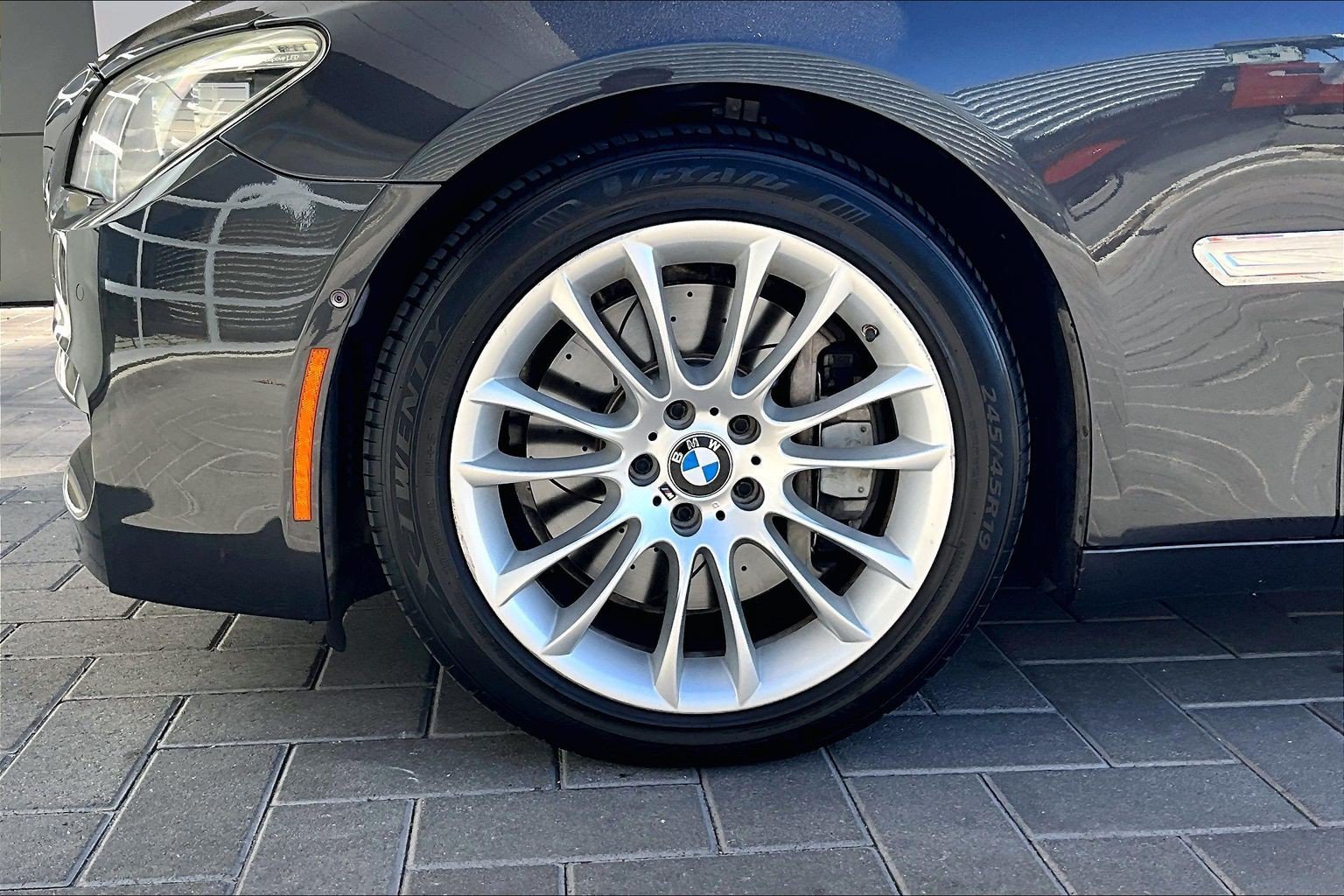 Used 2014 Gray BMW 750i image 9