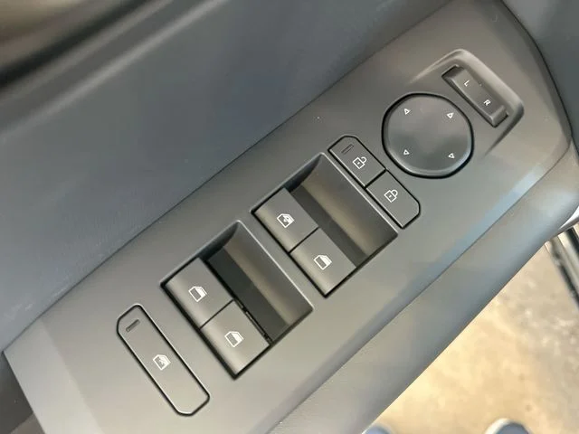 New 2027 Iceberg Green Kia X-Line S image 17