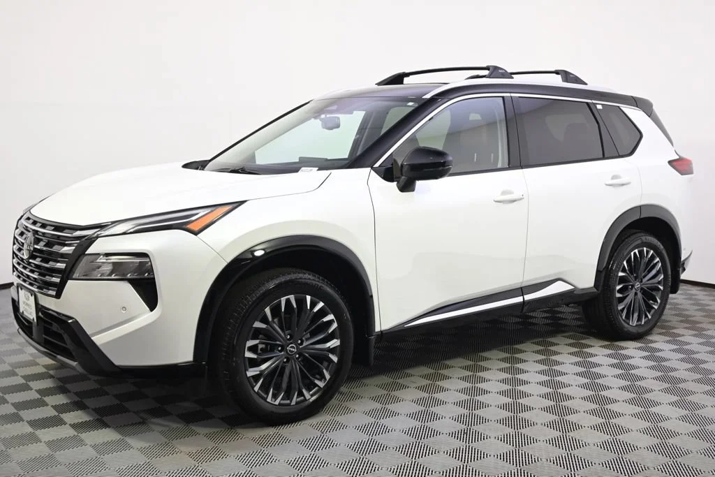 Used 2025 Nissan Rogue Platinum with VIN JN8BT3DCXSW101198 for sale in Minneapolis, Minnesota