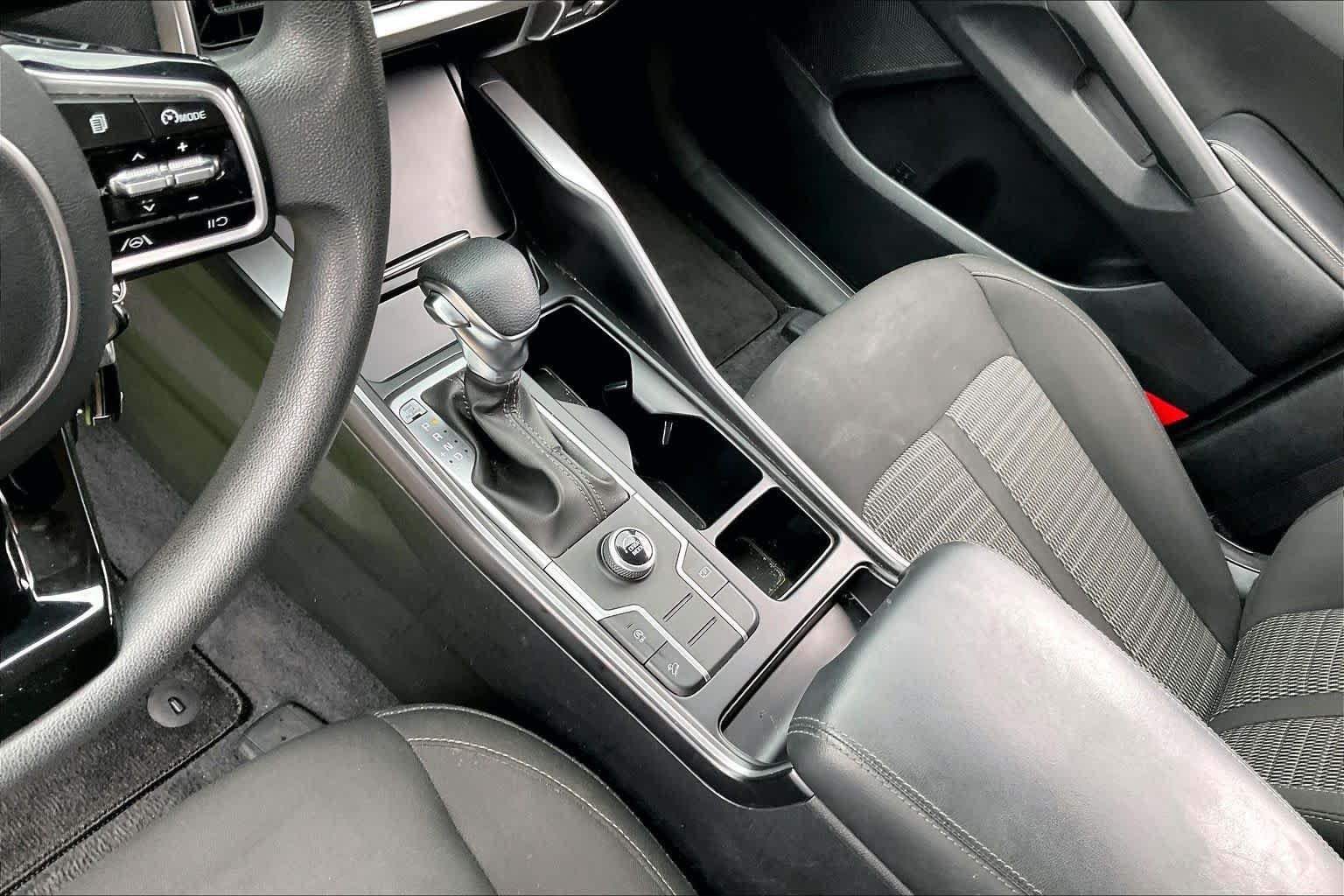 Used 2021 Everlasting Silver Kia LX image 16